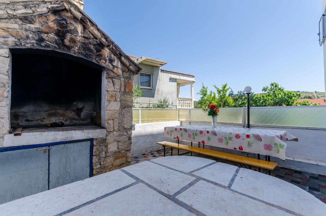 Apartments Kursan Трогір Екстер'єр фото