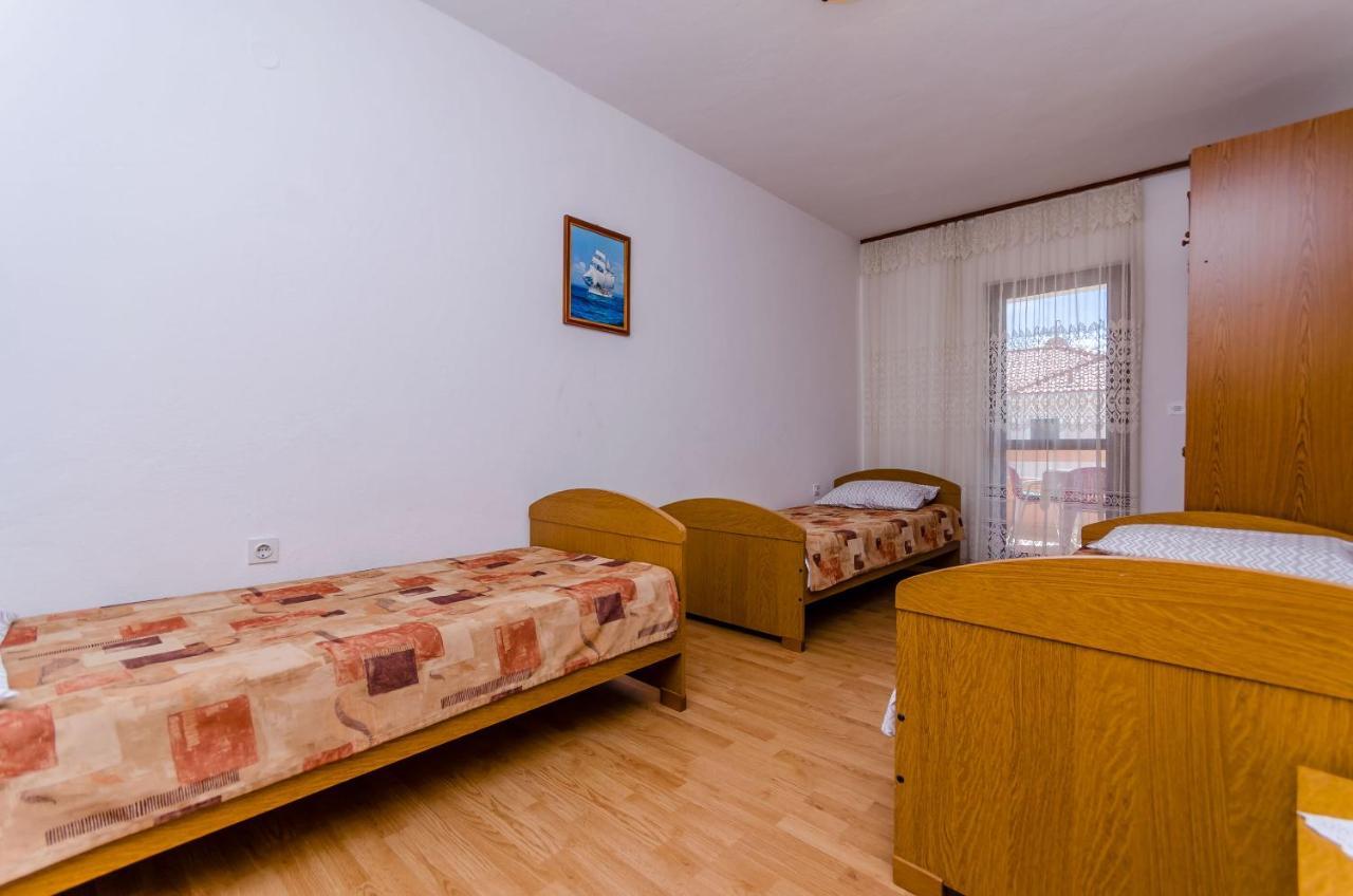 Apartments Kursan Трогір Екстер'єр фото
