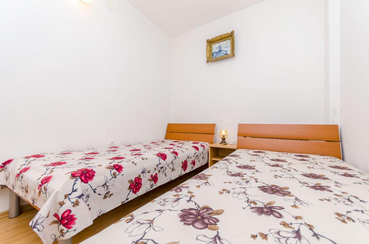 Apartments Kursan Трогір Екстер'єр фото