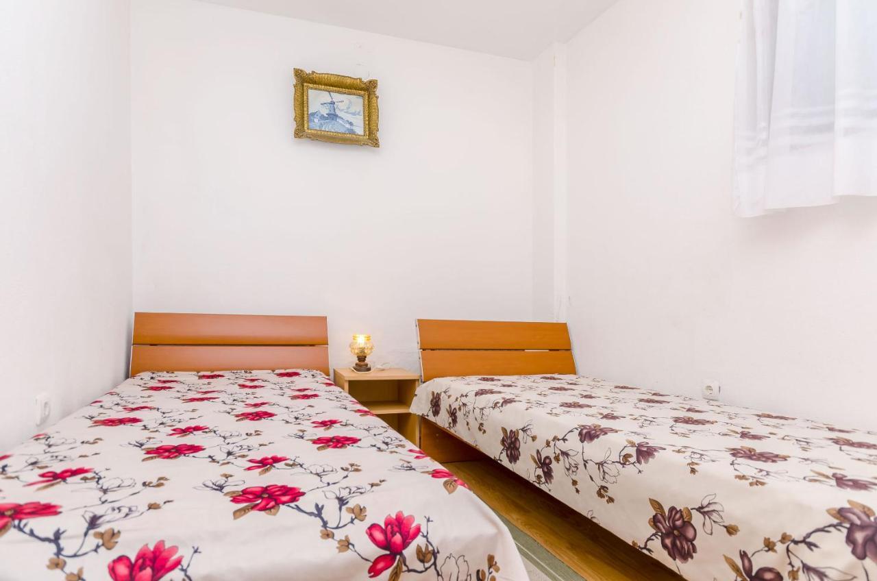 Apartments Kursan Трогір Екстер'єр фото